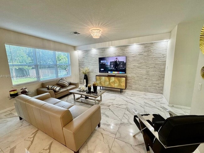 Photo - 4334 Ficus St