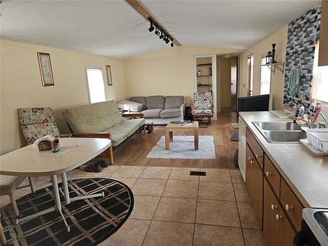 Photo - 11930 Caton Ave