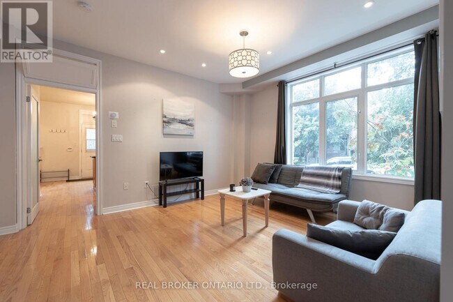 Photo - 179 Hanson St