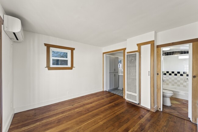 Photo - 2308 1/2 W Duane St Unit 2308 1/2