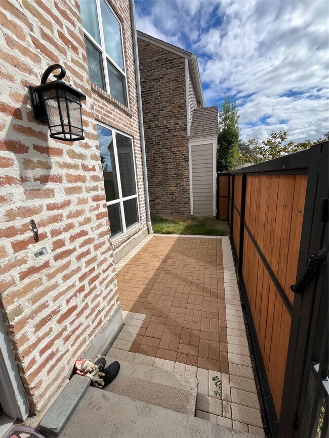 Photo - 4006 Breakwood Dr