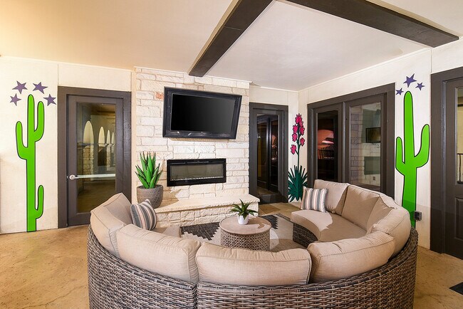 Outdoor Resident Lounge