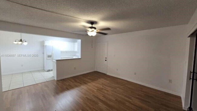 Photo - 301 Palm Way Unit 205
