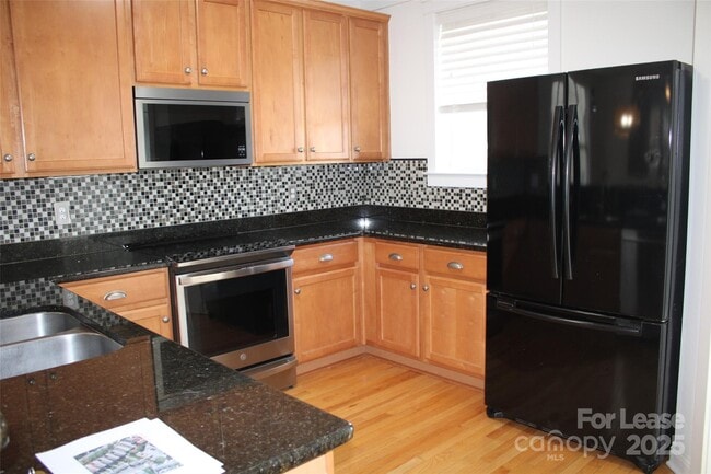 Photo - 541 Jetton St