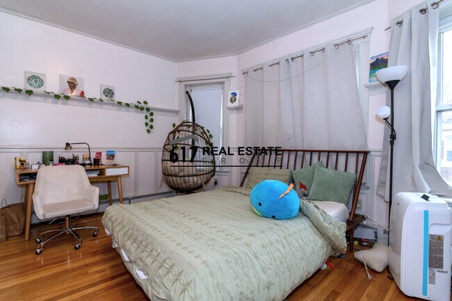 Photo - 157 Thorndike St Unit 1