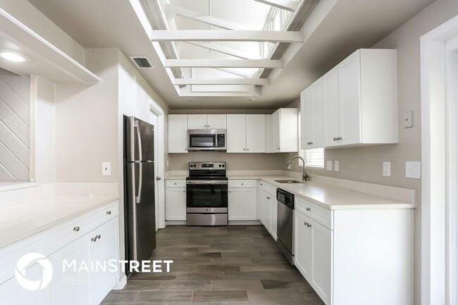 Photo - 8975 91st St N