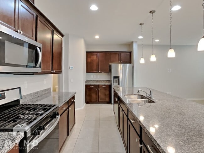 Photo - 6646 Evander St