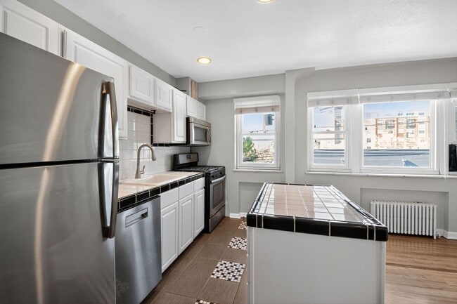 Photo - 505 Logan St