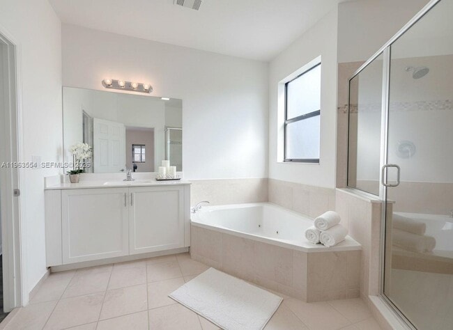 Photo - 244 NE 210th Way