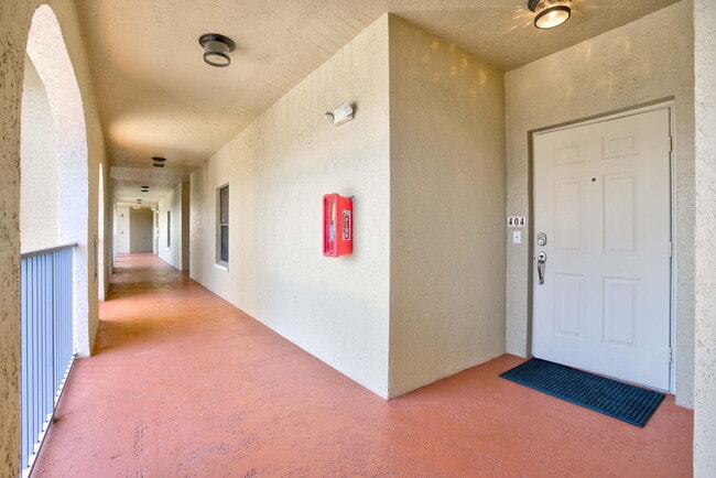 Photo - 500 Uno Lago Dr Unit 404