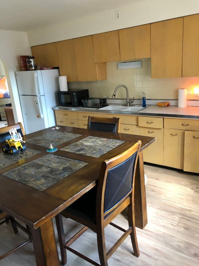 Photo - 8903 Lamon Ave