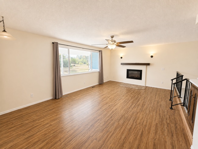 Photo - Must See 3 BED/2 Bath Rambler in Yelm Available 8/10/26! Close to JBLM!!!