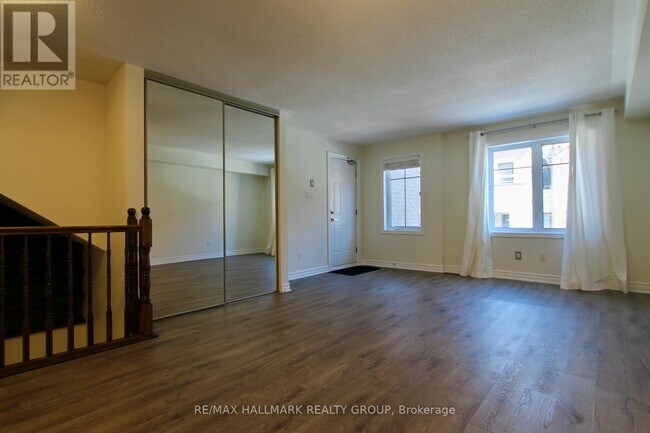 Photo - 126A Lindenshade Dr