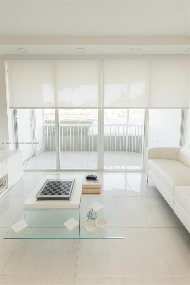 Photo - 1780 NE 191st St Unidad 112-2