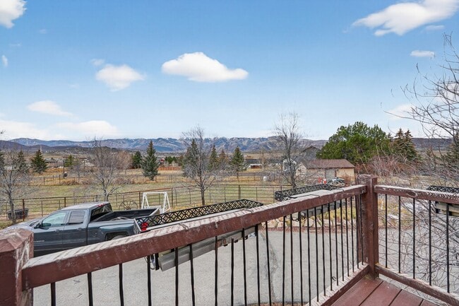 Photo - 7693 Whileaway Rd W