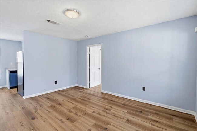 Photo - 936 Jenkins St