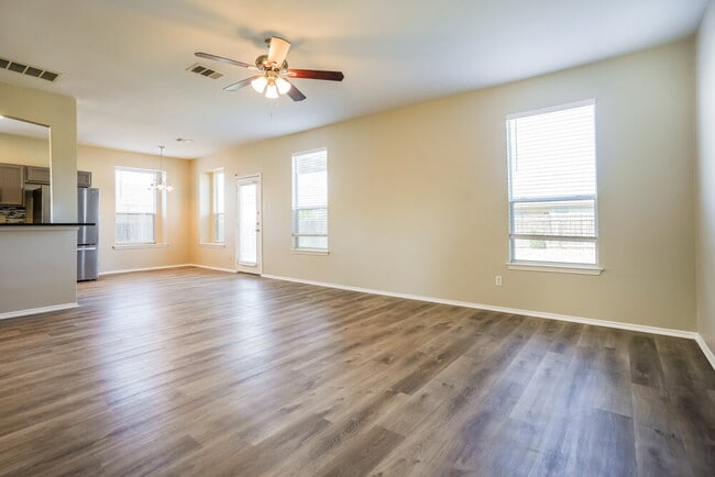 Photo - 233 Waterloo Dr