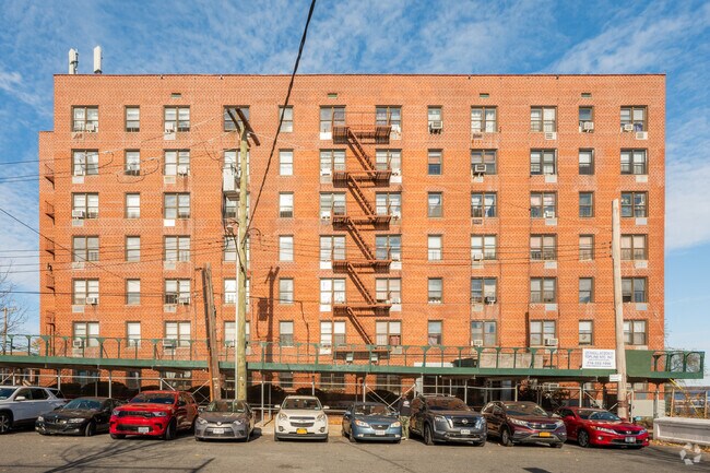 Photo - 3255 Randall Ave