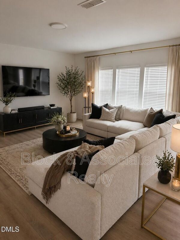 Photo - 112 Moonflower Ln