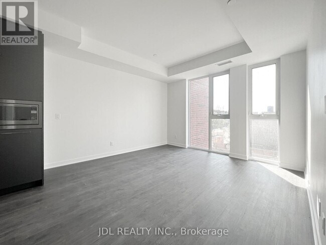 Photo - 185 Alberta Ave Unit 313