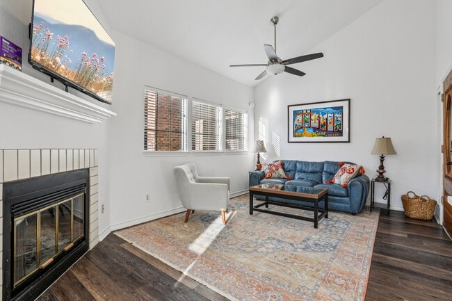 Photo - 3001 Cedar St Unit 313