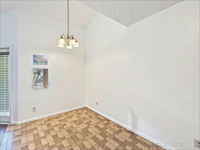 Photo - 2021 Spenwick Dr Unidad 227