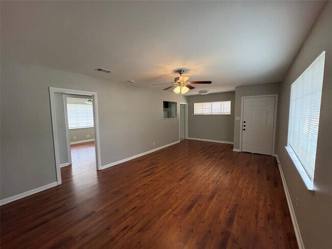 Photo - 1307 Corona Dr