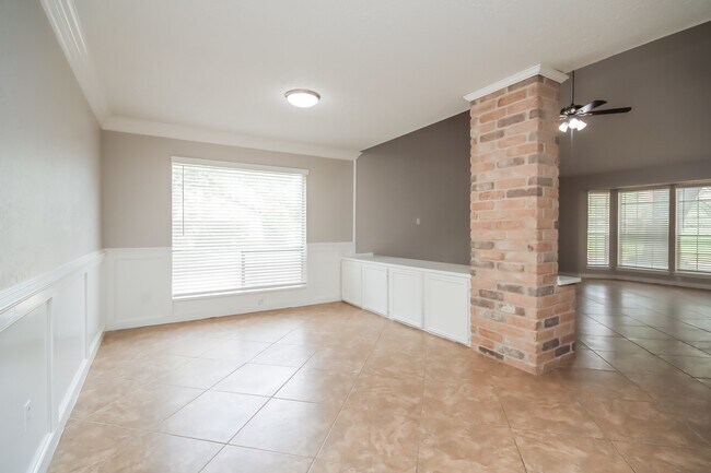 Photo - 1715 Windy Knoll Dr