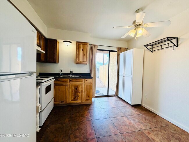 Photo - 1028 E Hedrick Dr