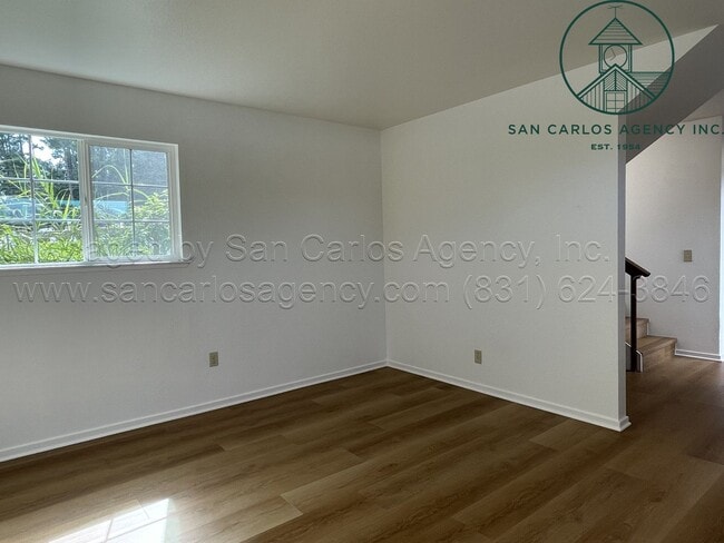 Photo - 615 Lottie St