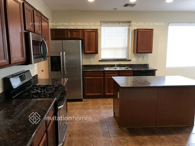 Photo - 16647 W Garfield St