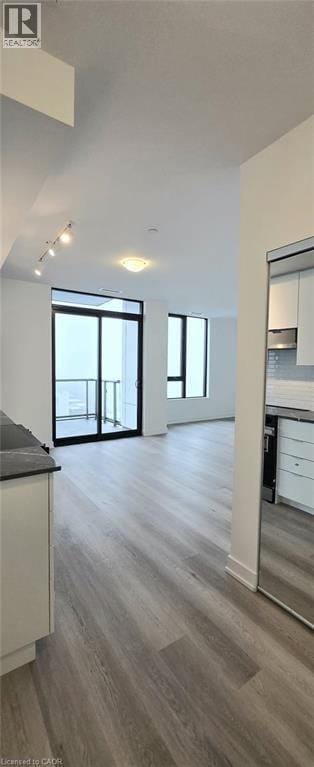 Photo - 2075 Lakeshore Rd. Unit 2209