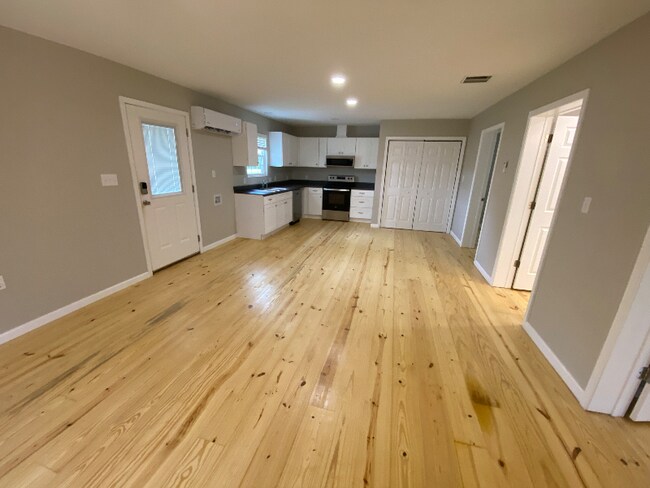 80 Redwood Ln