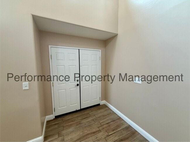 Photo - Spacious 5 Bed/3 Bath + Office in SW Bakersfield w/ RBP & $0 Deposit Option