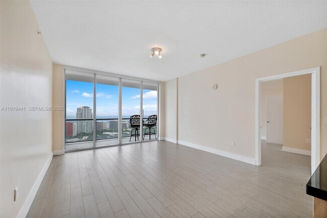 Photo - 79 SW 12th St Unit 4004S