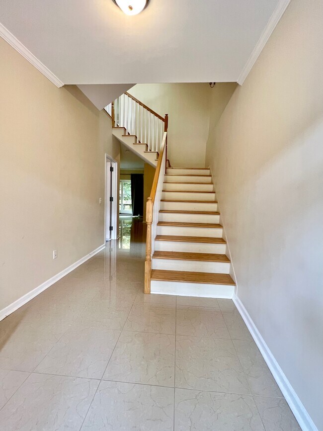 Photo - 51 W 19th St
