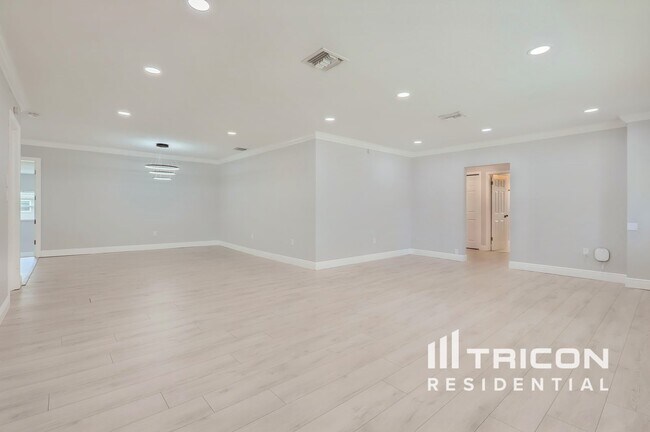Photo - 405 Kerry Dr