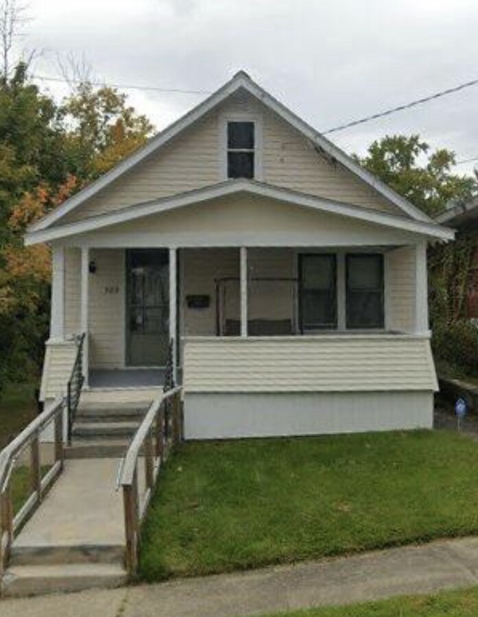 Photo - 1125 Raymond St House