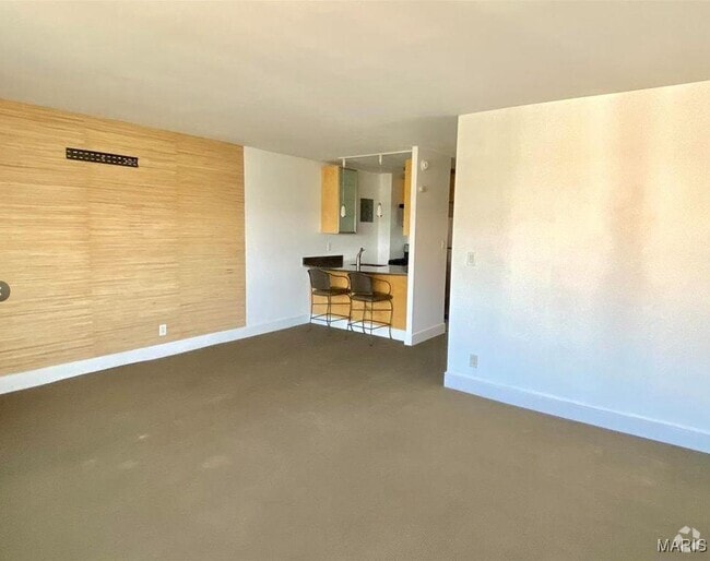 Building Photo - 210 N 17th St Unit 707 Rental