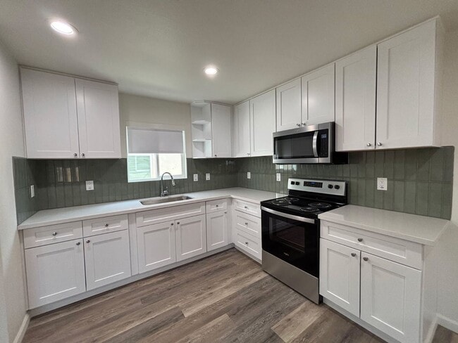 Building Photo - Brand New Two Bedroom Two Bathroom