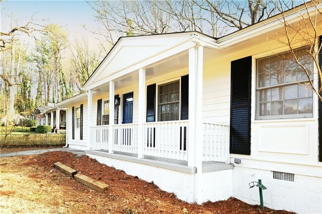 Photo - 88 Lucia Dr SE