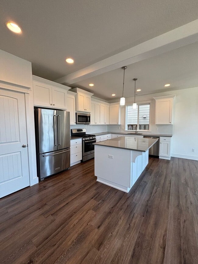 Photo - 2 Story Home in the Desirable Columbia Est...