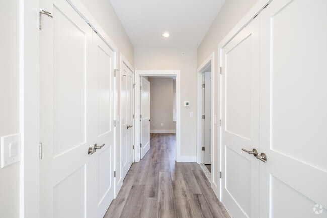 1BR, 1BA - Creek Road Flats Apartments