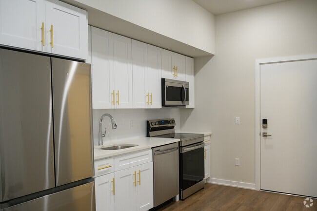 Studio - The Elm On 63rd