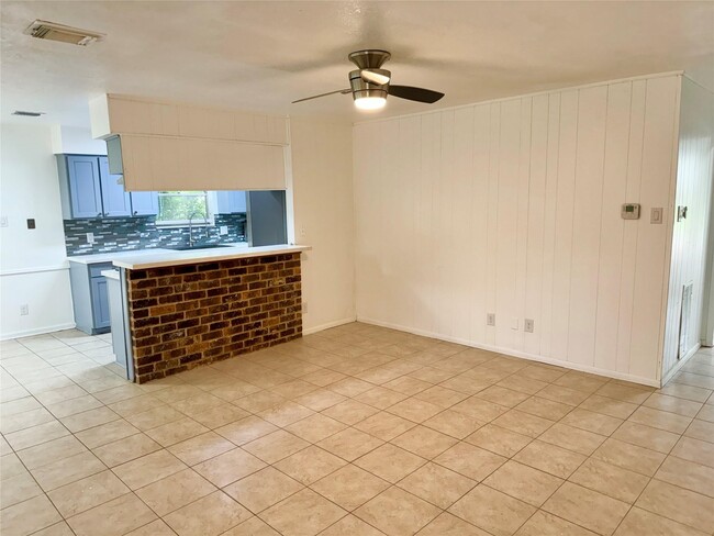 Photo - 7015 Pyron Way