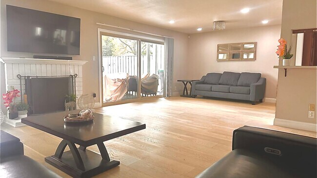 Photo - 5351 Springdale Ave