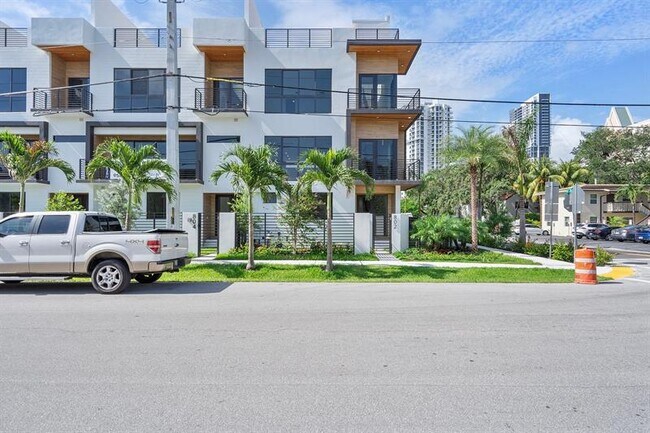 Photo - 802 NE 2nd St