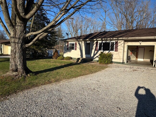 Building Photo - 5155 Thursby Rd Unit 5155 thursby rd