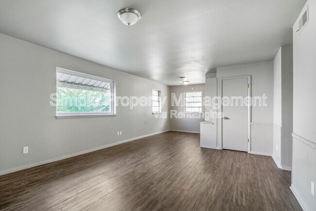 Photo - 3221 Beechwood Dr