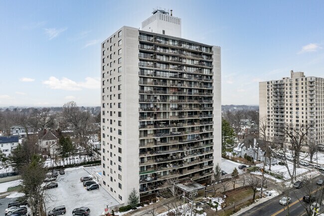 Photo - The Bristol House Condominiums